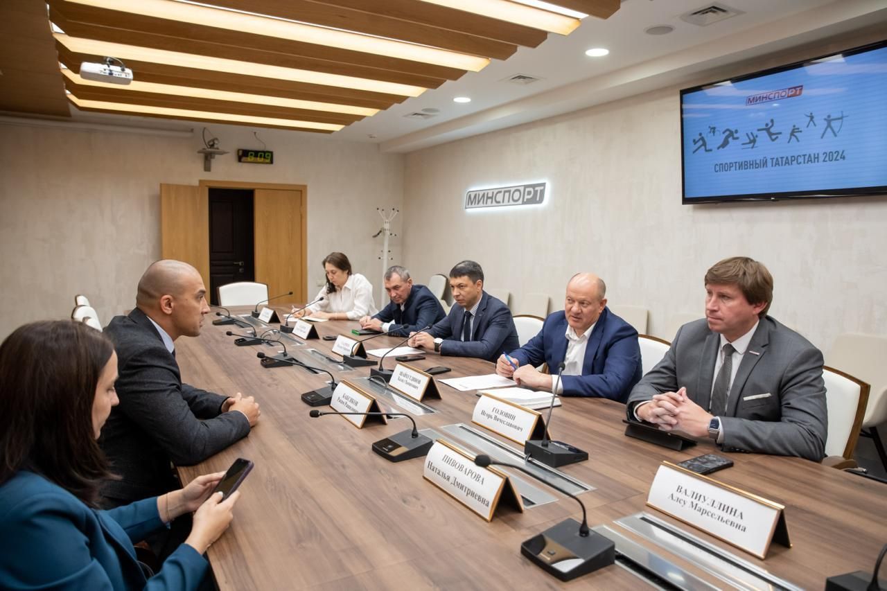 Герой России Расим Баксиков прошел стажировку в Минспорта Татарстана