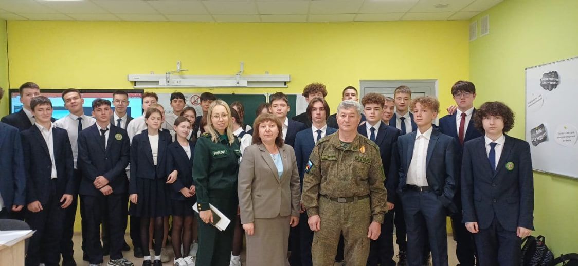 Участник СВО провел экоурок для школьников Альметьевска