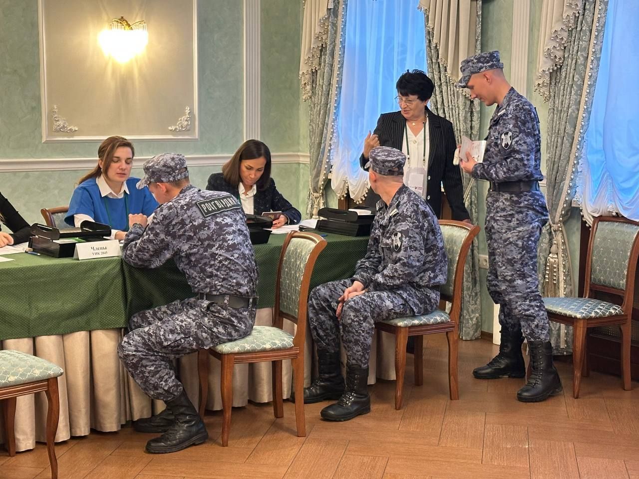 Военные из Татарстана проголосовали на выборах Раиса в Москве