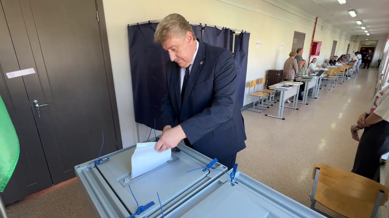 Глава ЦИК Андрей Кондратьев проголосовал на выборах Раиса Татарстана