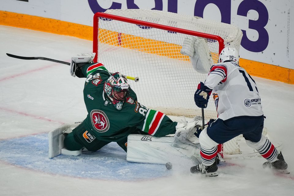 Пять пропущенных шайб в начале игры: «Ак Барс» проиграл дома «Металлургу» со счетом 3:6