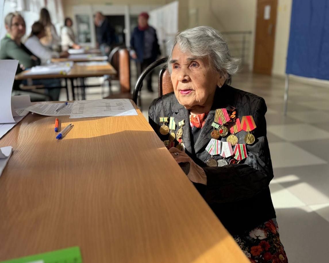 В Нижнекамске жительницы блокадного Ленинграда проголосовали на выборах Раиса РТ