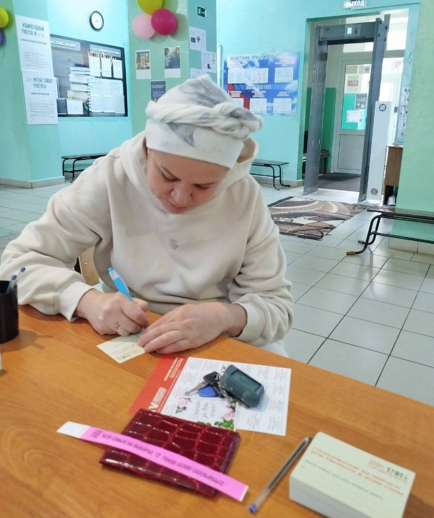 Дамир Фаттахов поделился фото с избирательных участков Бугульмы