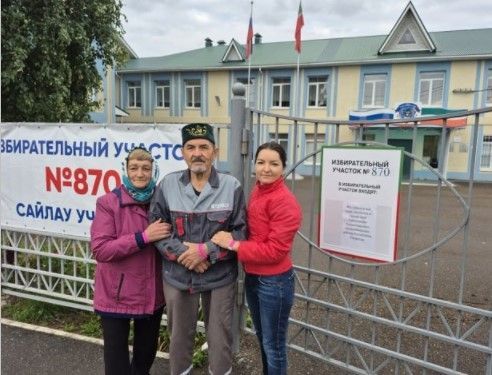 Татарстанцы выкладывают первые фото на фотоконкурс #ВсейСемьейНаВыборы