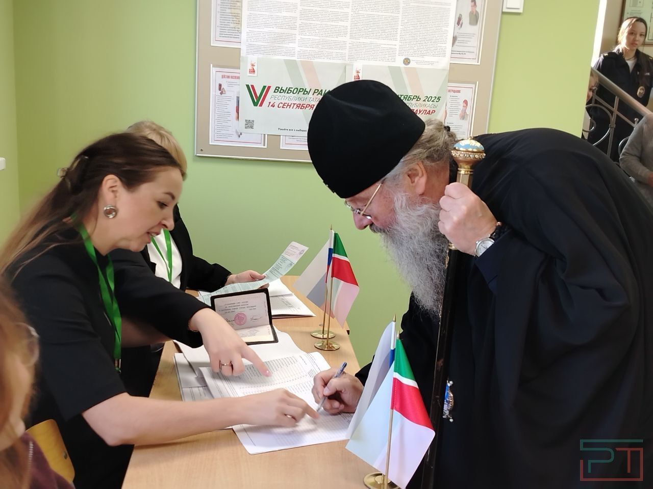 Митрополит Кирилл проголосовал на выборах Раиса Татарстана