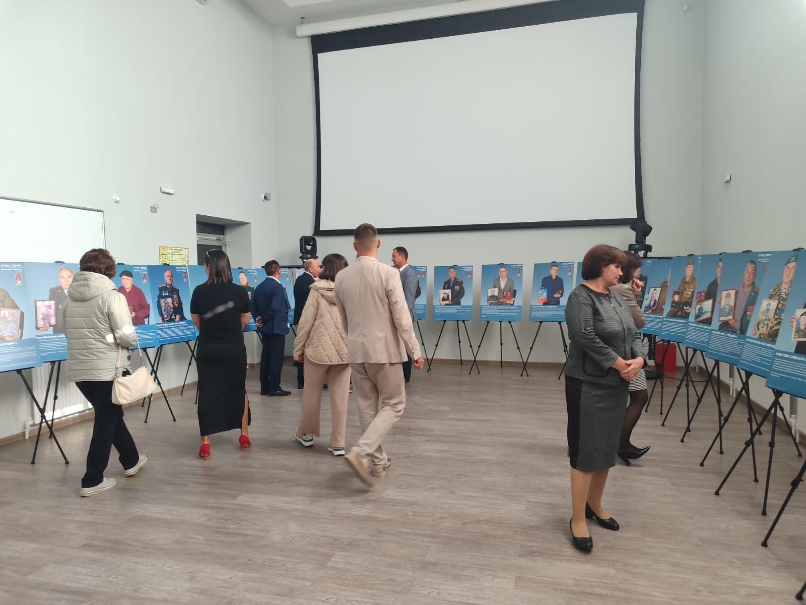 Выставка «Отец Героя» открылась в Аксубаевском и Муслюмовском районах