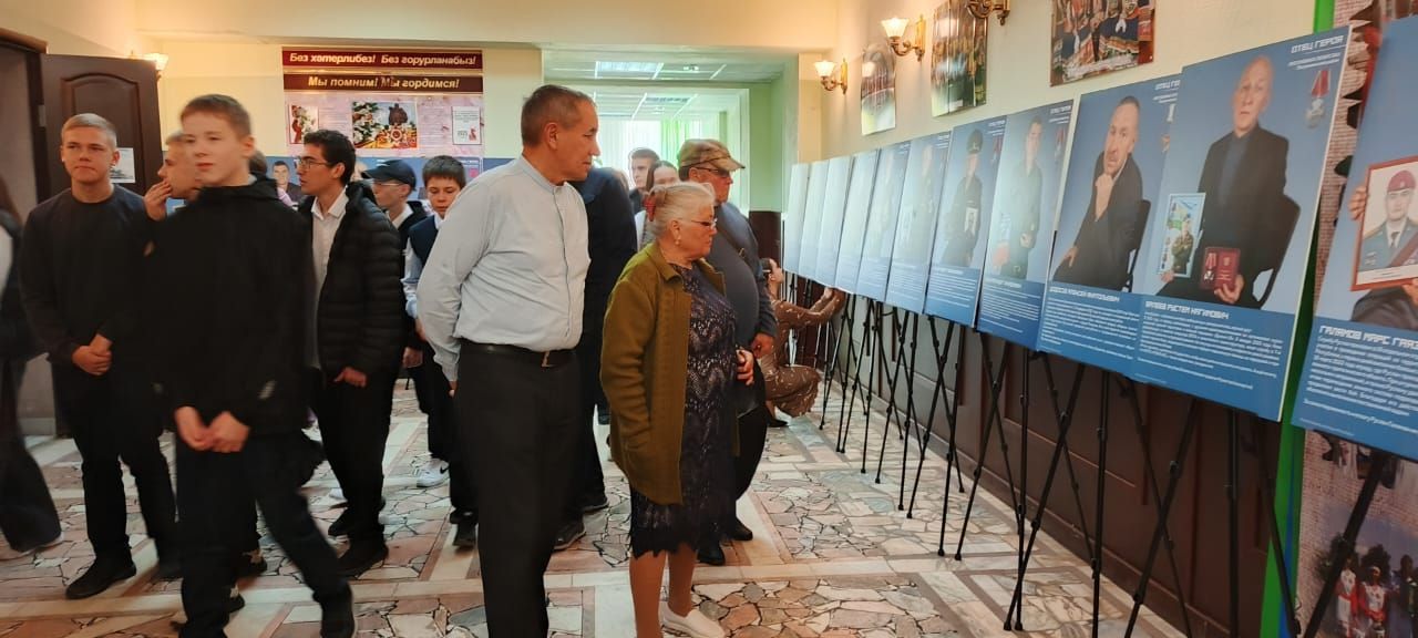 Выставка «Отец Героя» открылась в Аксубаевском и Муслюмовском районах