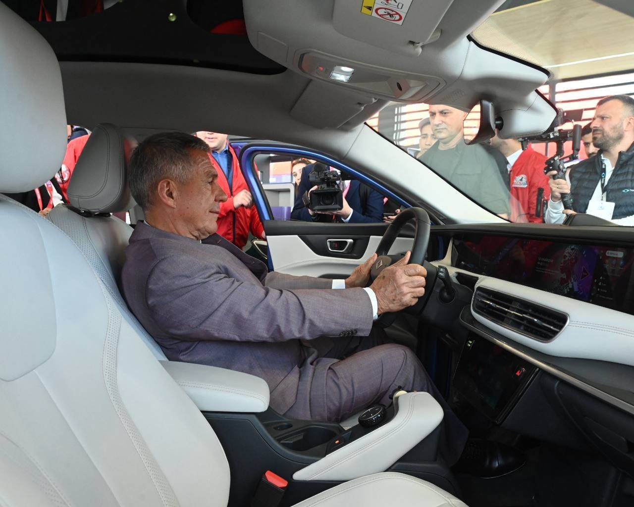 Раис РТ посетил в Турции фестиваль авиации, космонавтики и технологий «Технофест»