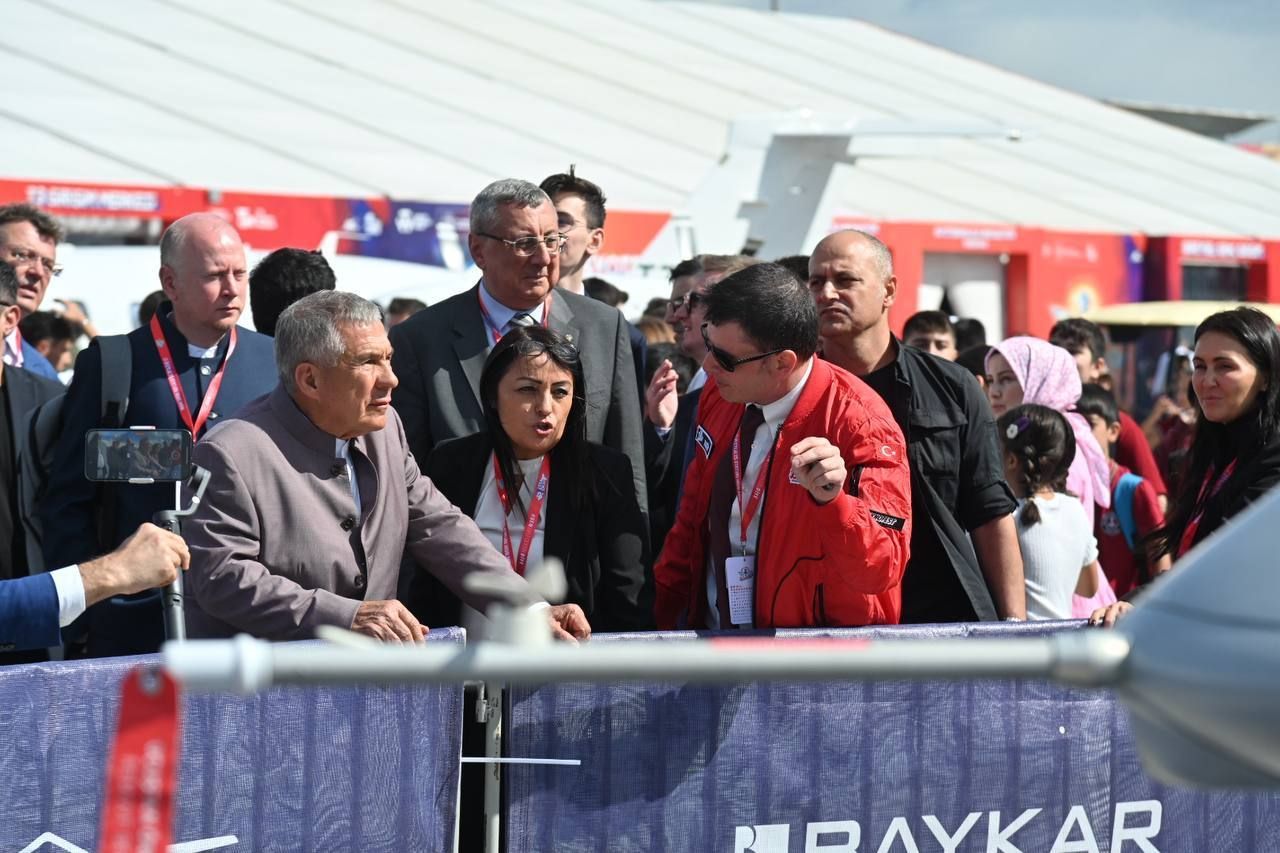 Раис РТ посетил в Турции фестиваль авиации, космонавтики и технологий «Технофест»