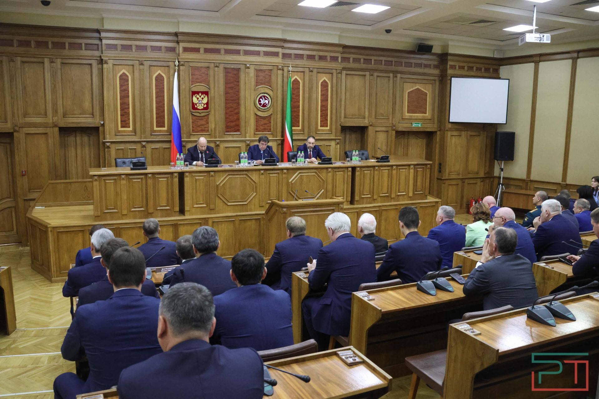 Госсовет утвердил кандидатуры Премьер-министра и вице-премьеров РТ