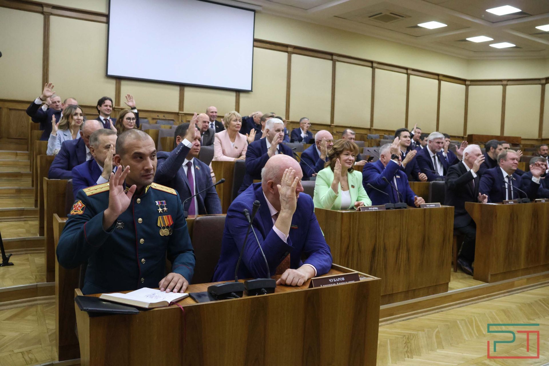 Госсовет утвердил кандидатуры Премьер-министра и вице-премьеров РТ