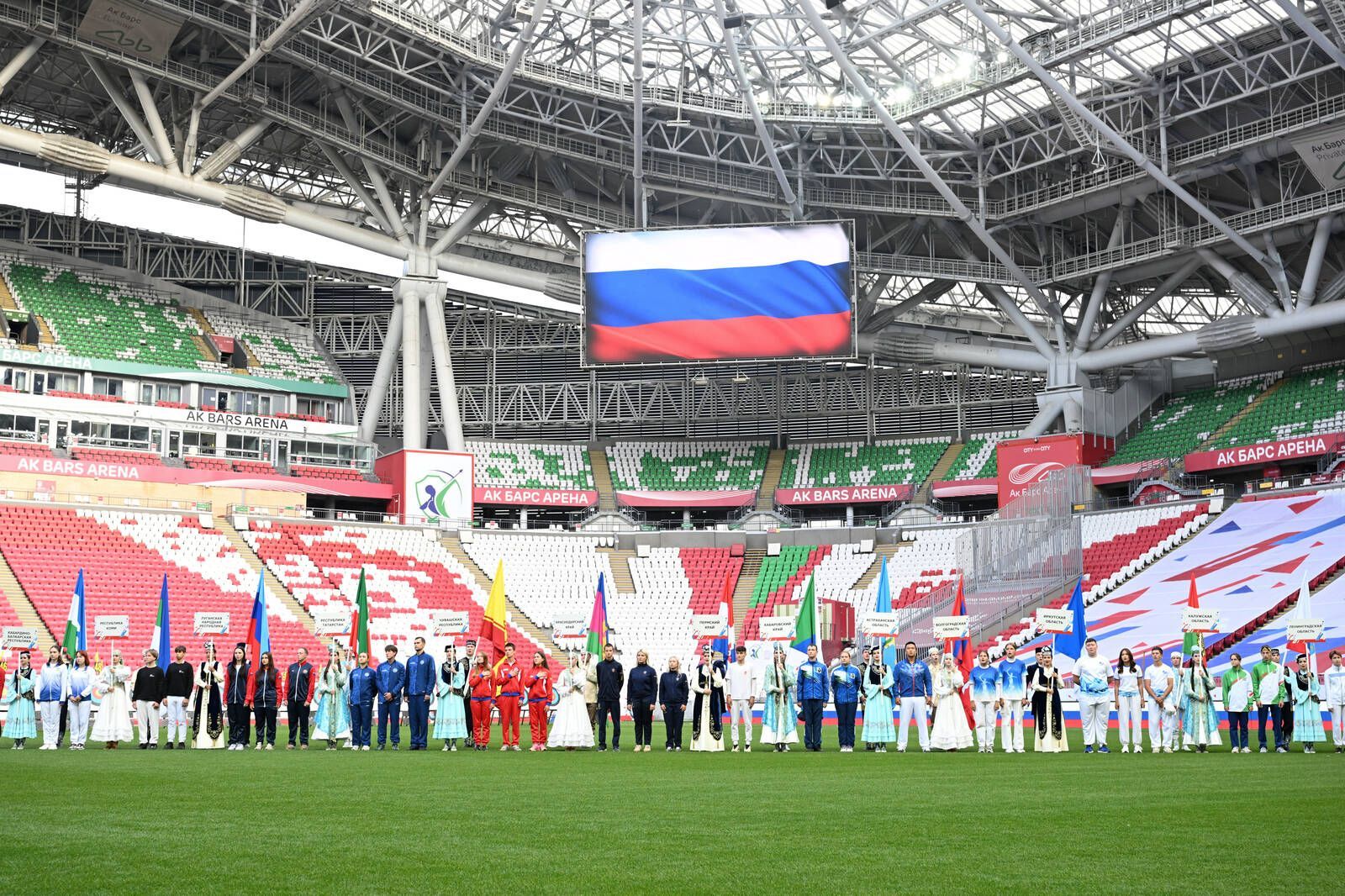 Краснов и Минниханов открыли соревнования по стрельбе из лука в Казани