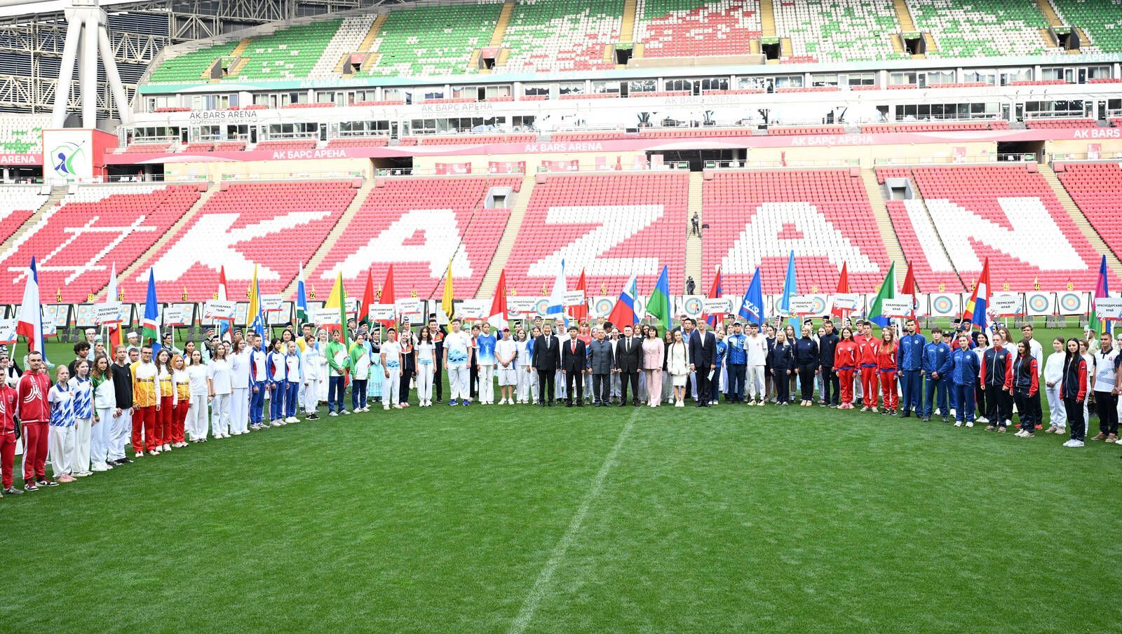 Краснов и Минниханов открыли соревнования по стрельбе из лука в Казани