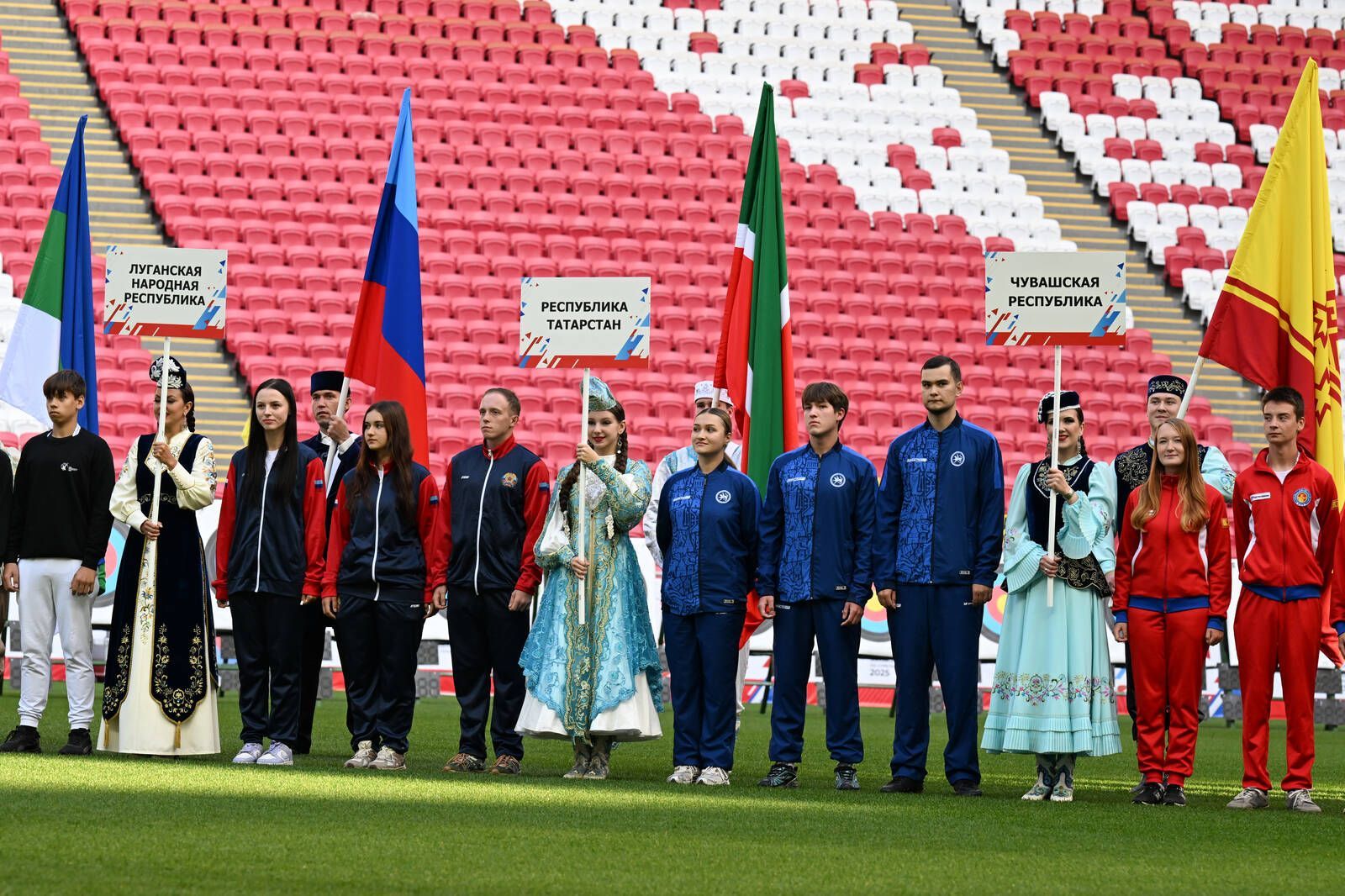 Краснов и Минниханов открыли соревнования по стрельбе из лука в Казани