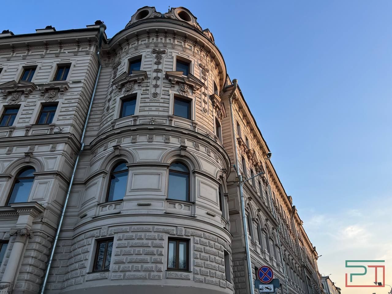 «Огромная молчаливая рана в центре Казани»: что происходит с Александровским пассажем