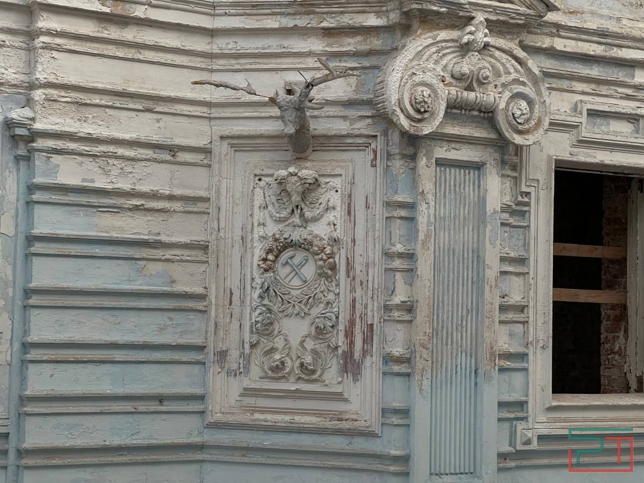 «Огромная молчаливая рана в центре Казани»: что происходит с Александровским пассажем