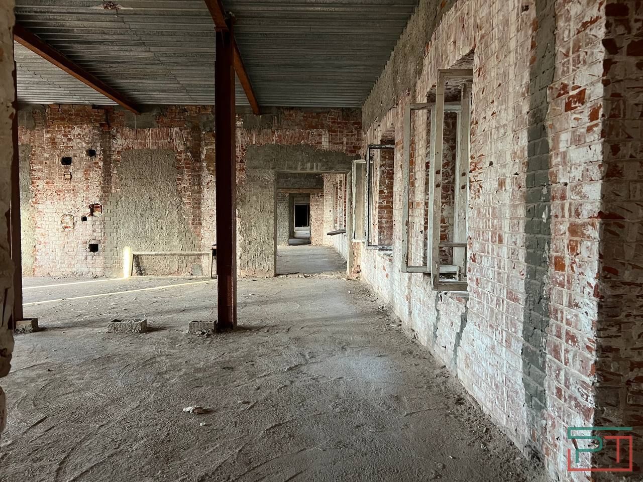 «Огромная молчаливая рана в центре Казани»: что происходит с Александровским пассажем