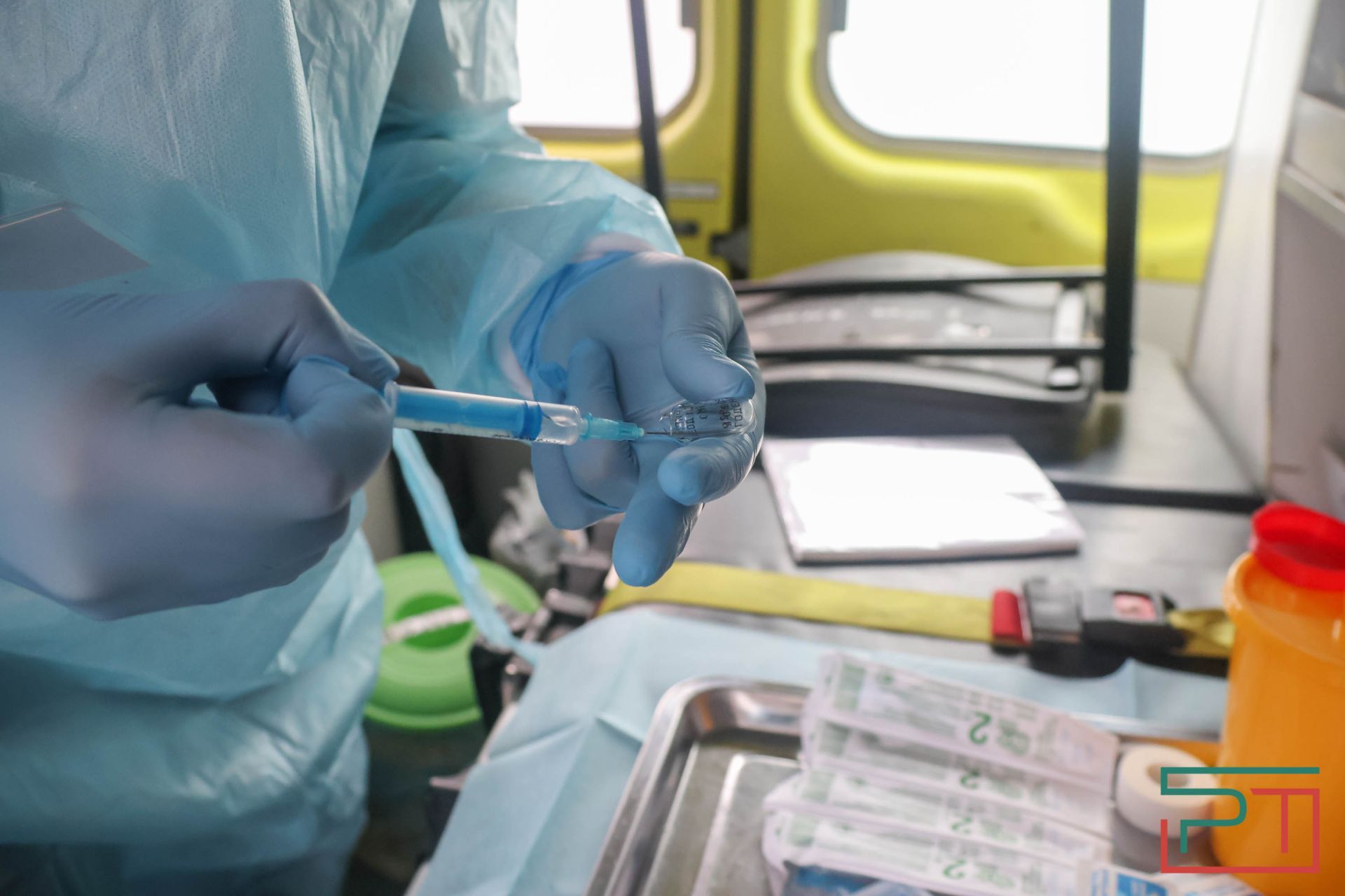 У станций метро в Казани начали работу пункты вакцинации