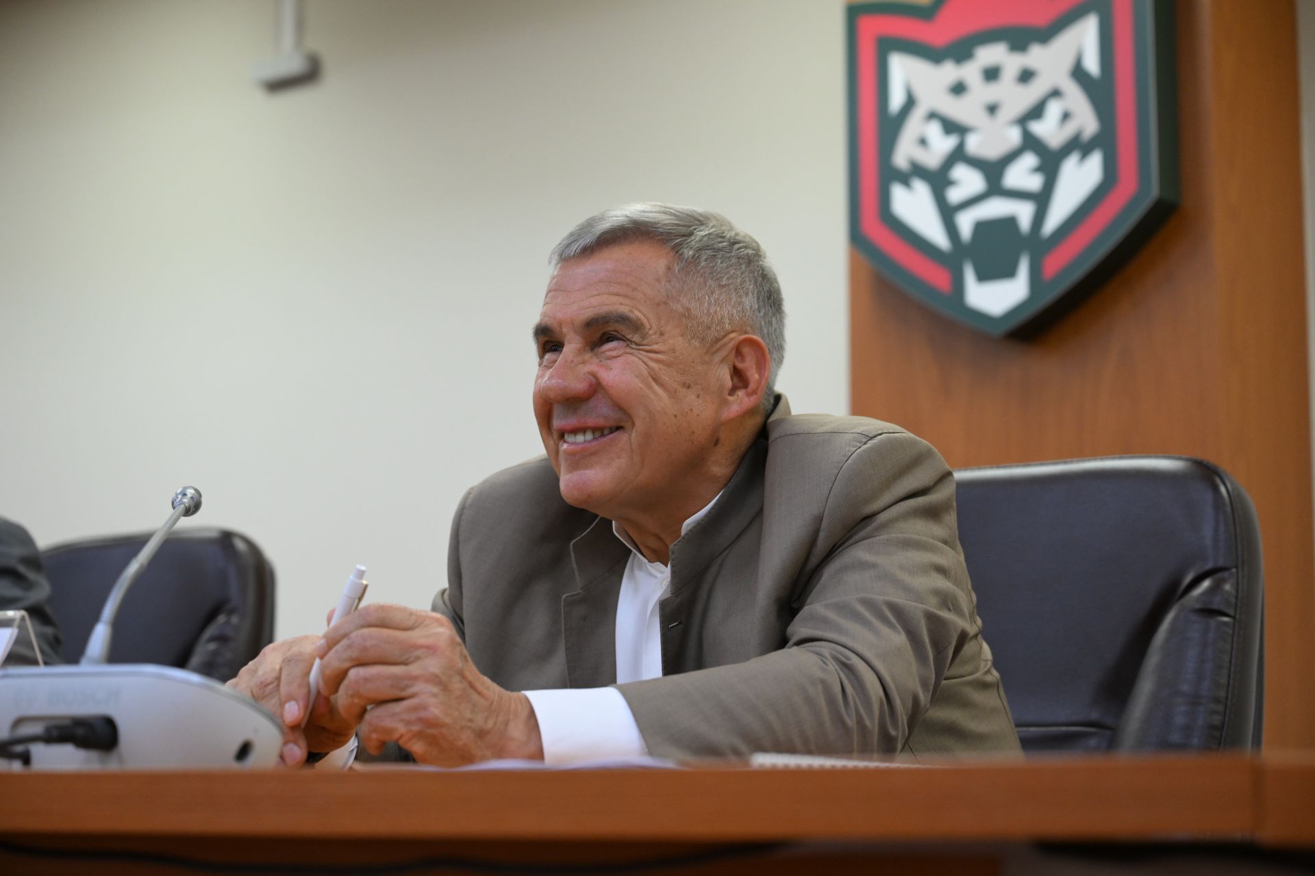 Минниханов встретился с игроками и тренерами «Ак Барса» перед стартом чемпионата КХЛ