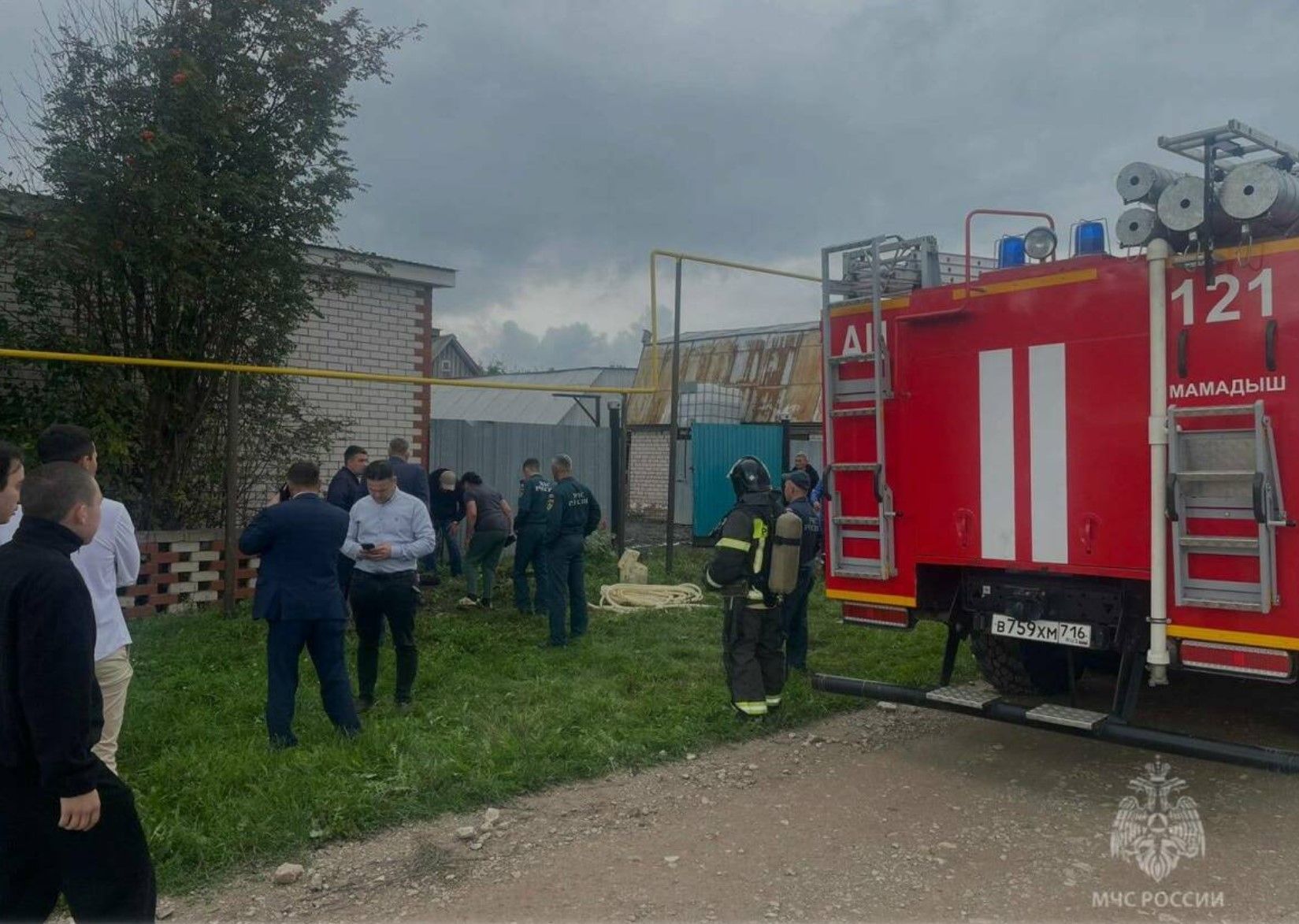 Тела троих погибших мужчин нашли спасатели в канализационном колодце в Мамадыше