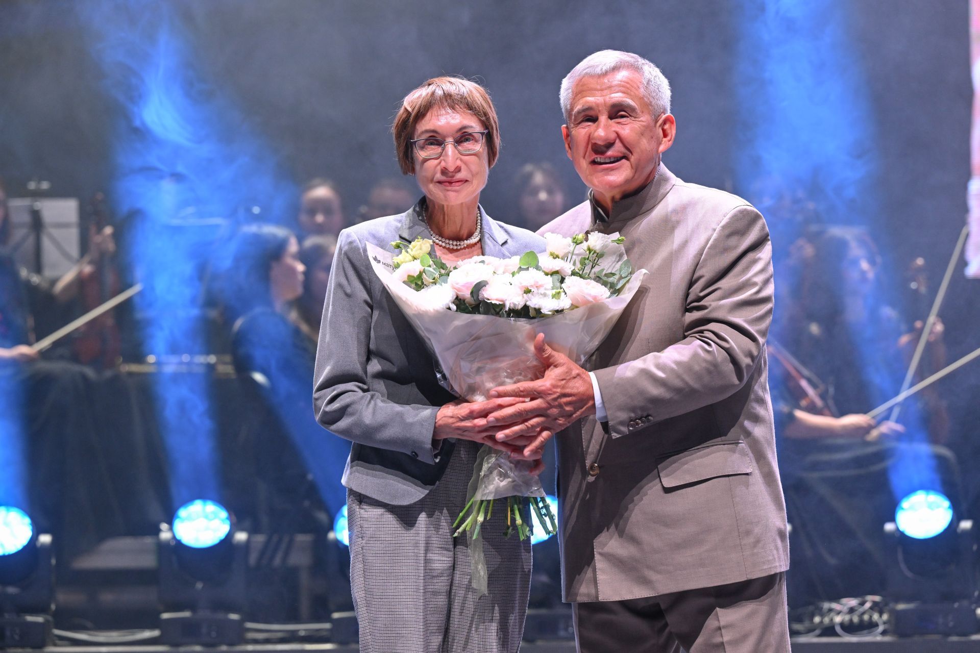 Минниханов в Казани вручил Арбузовскую премию ученому из Венгрии