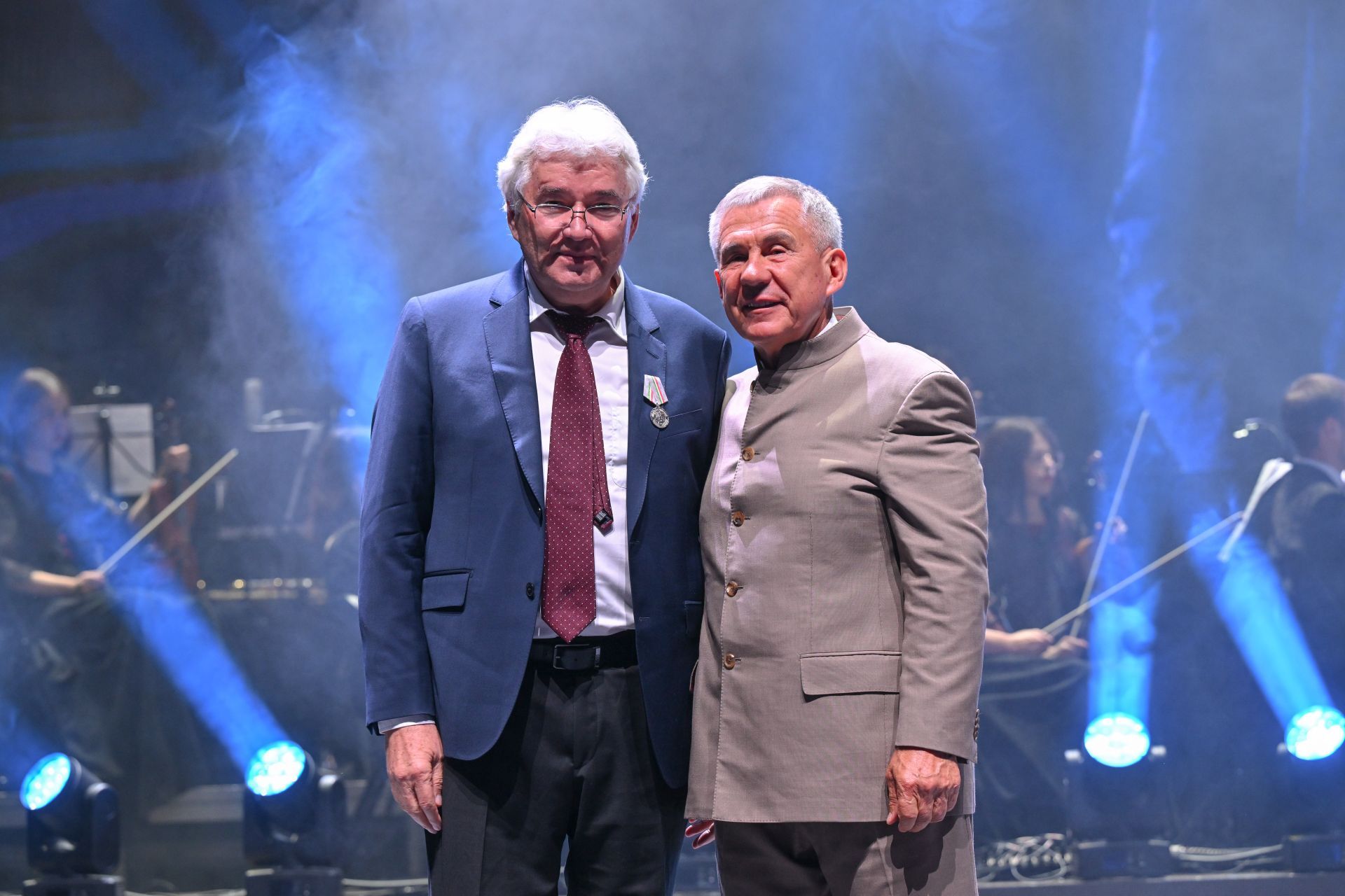 Минниханов в Казани вручил Арбузовскую премию ученому из Венгрии