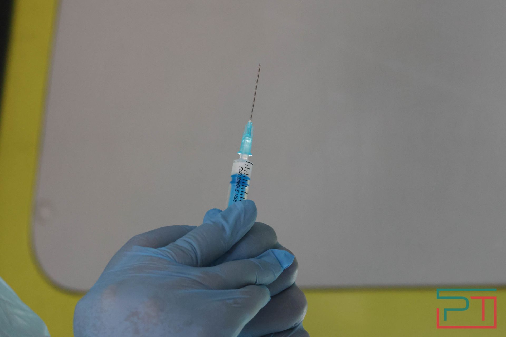 У станций метро в Казани начали работу пункты вакцинации