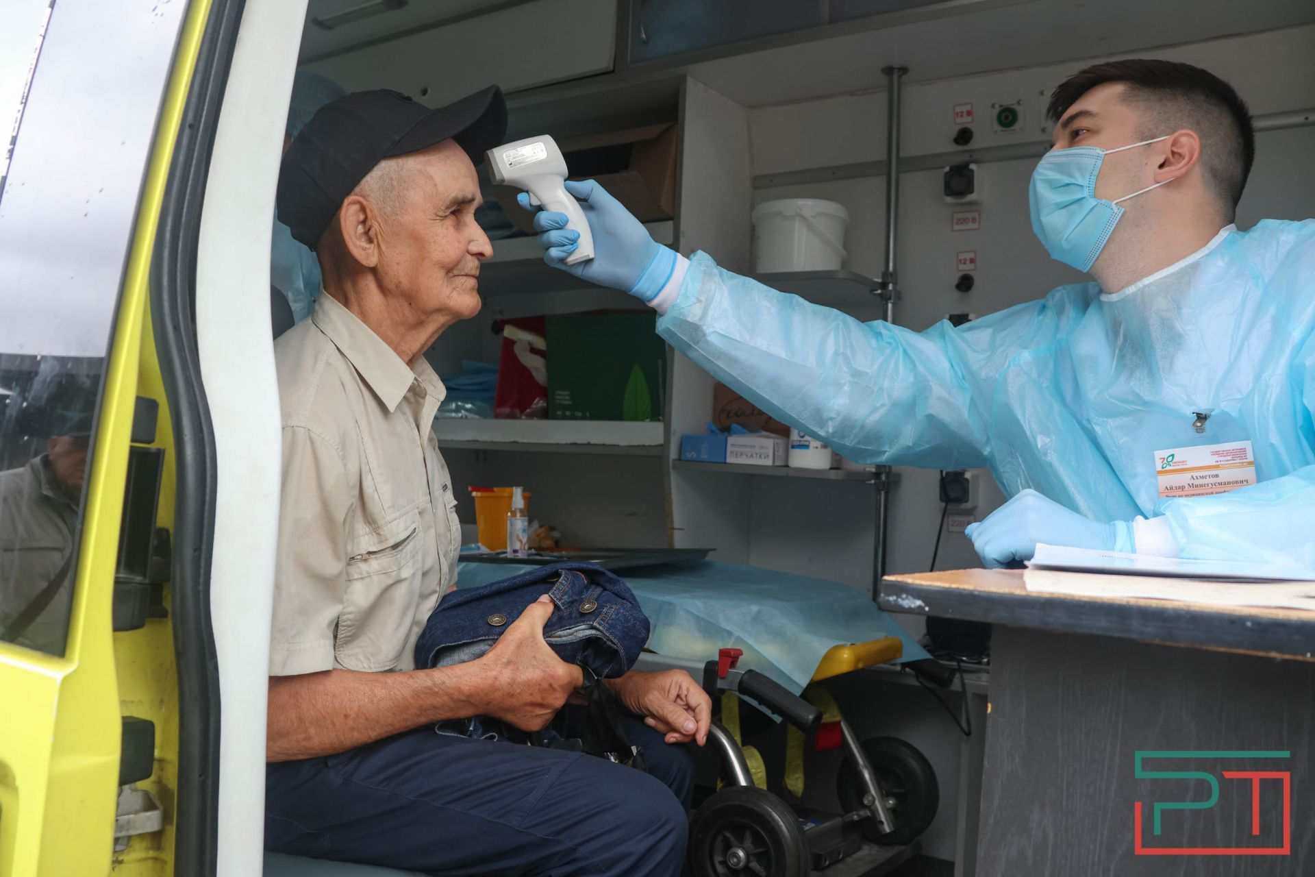 У станций метро в Казани начали работу пункты вакцинации