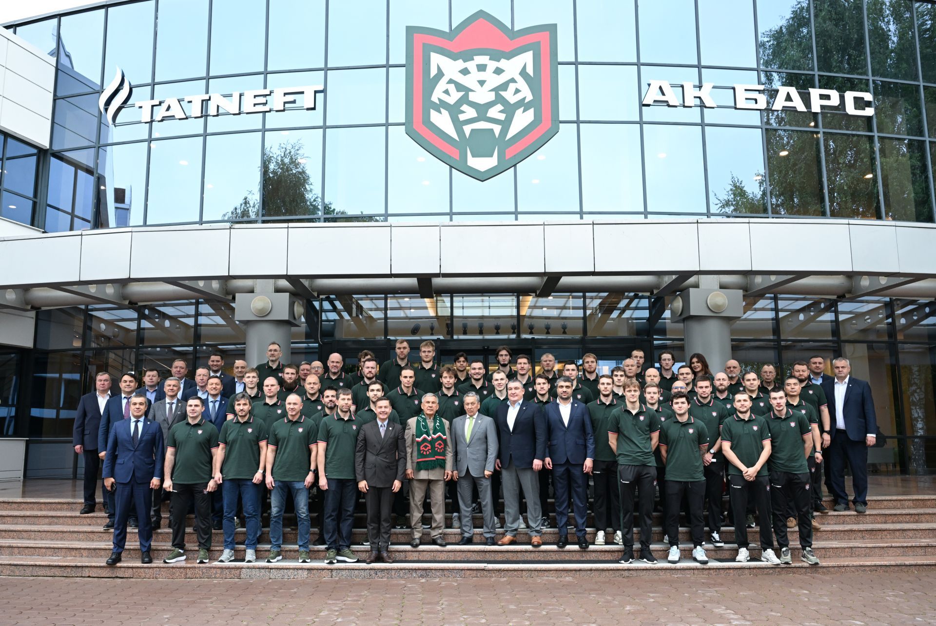 Минниханов встретился с игроками и тренерами «Ак Барса» перед стартом чемпионата КХЛ