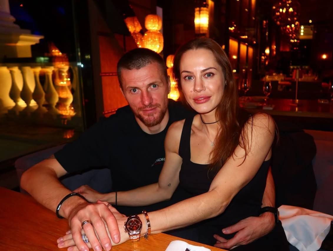 Дети, треки и бодибилдинг: чем занимаются жены футболистов «Рубина»