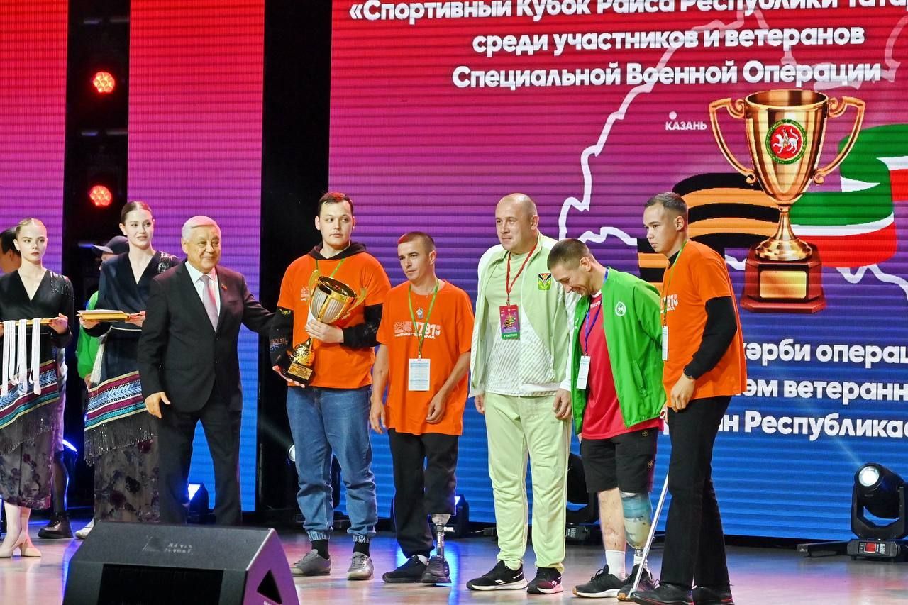 Мухаметшин вручил награды победителям первого Кубка Раиса РТ среди ветеранов СВО