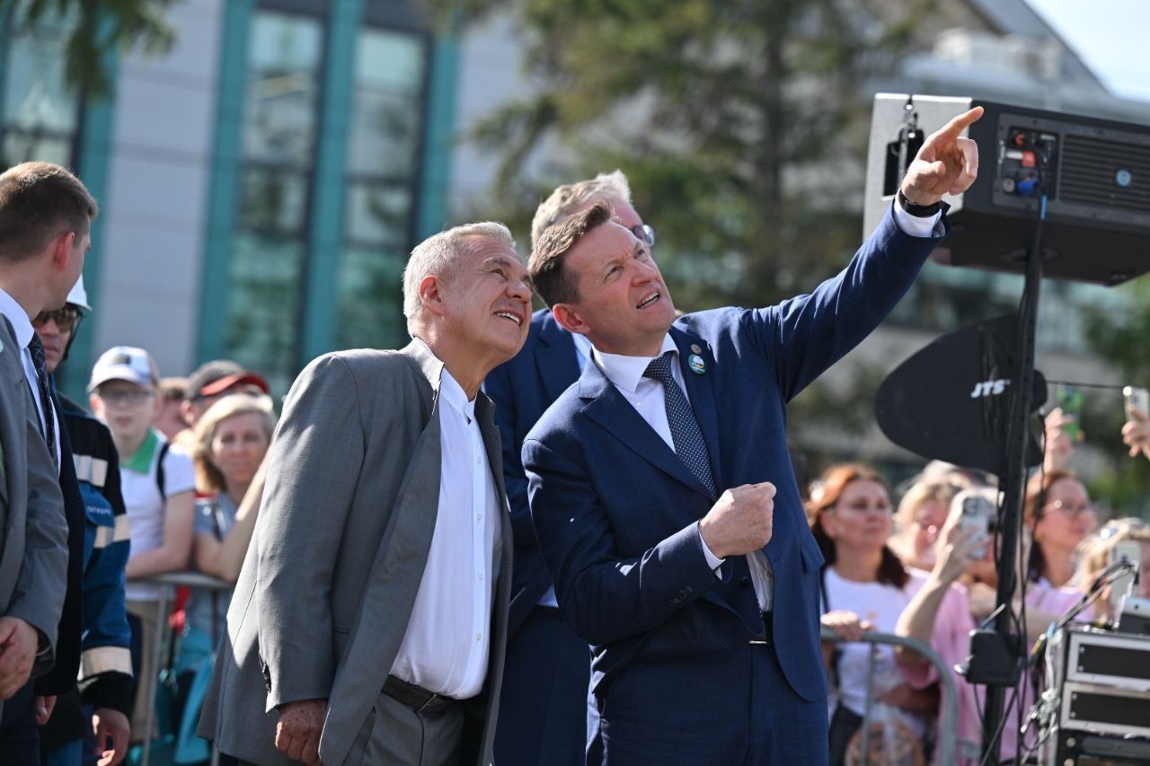 Минниханов посетил конкурс профмастерства среди молодых нефтяников в Альметьевске