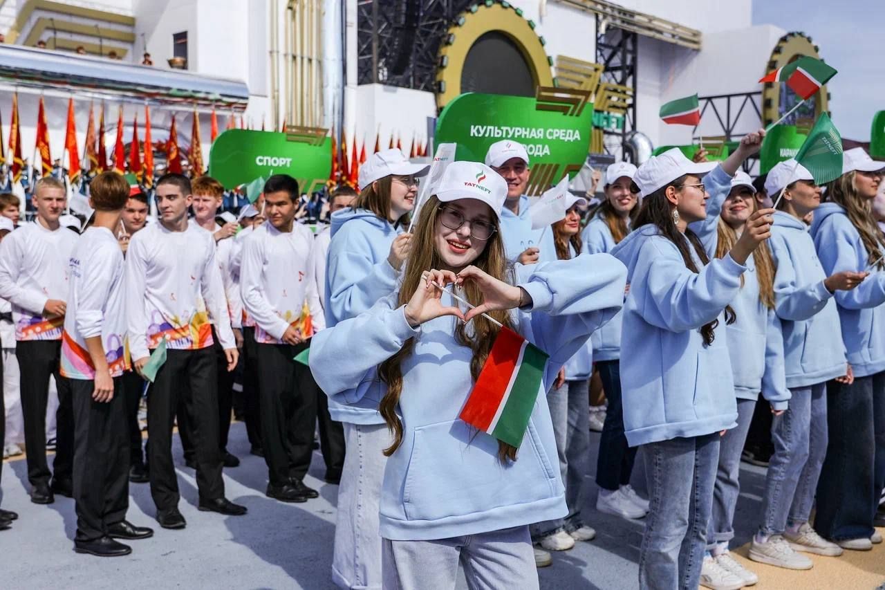 Праздник в честь Дня нефтяника в Альметьевске собрал более 60 тысяч гостей — фото