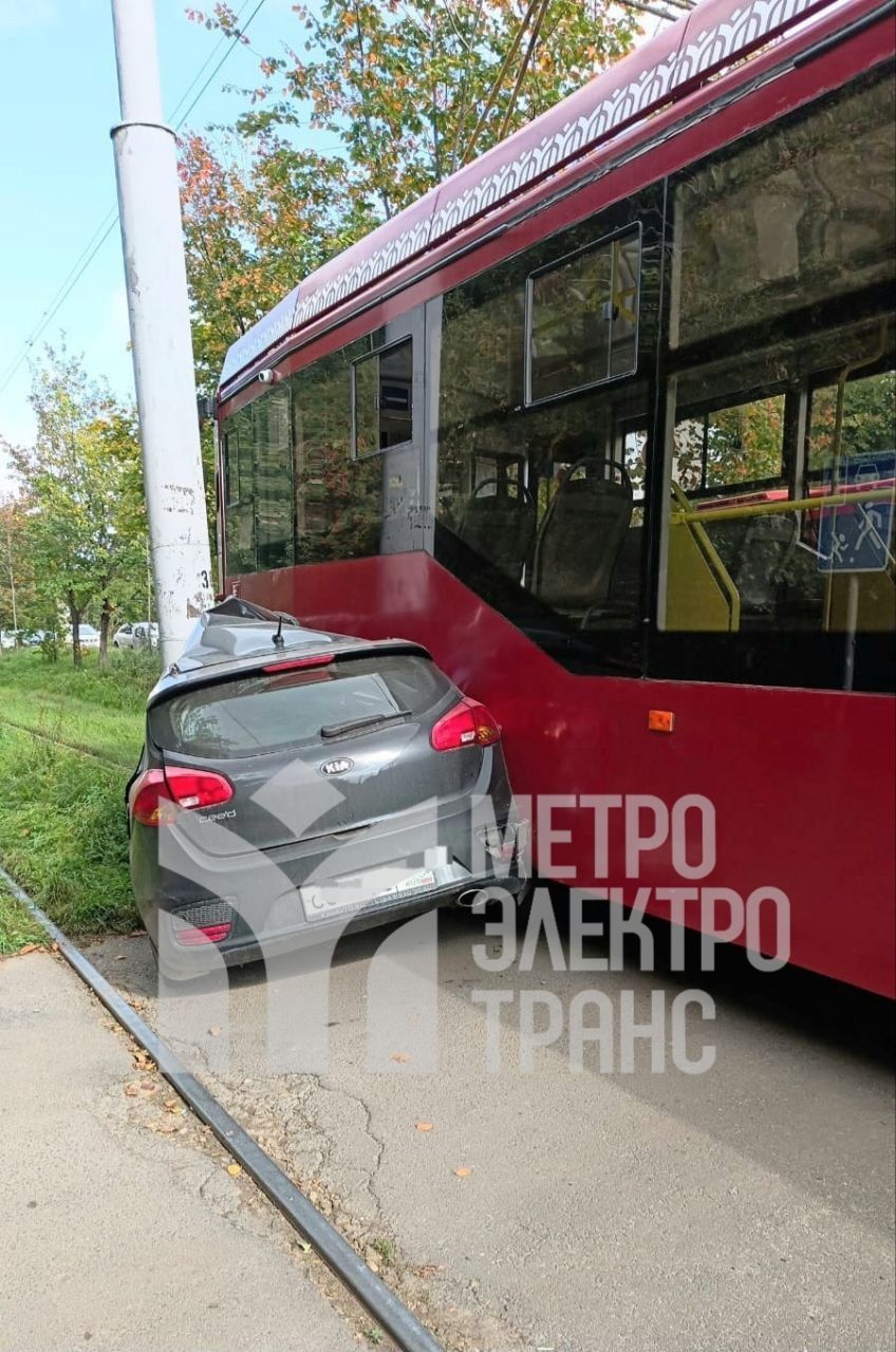 Движение трамваев №4 приостановлено в Казани из-за ДТП