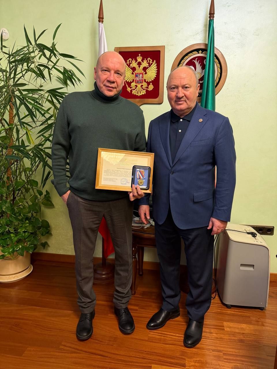 Полпред Татарстана наградил руководителя пекарни за поддержку бойцов СВО