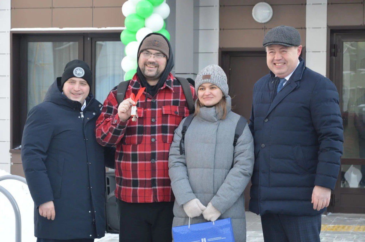 13 молодых врачей Нижнекамска получили ключи от новых квартир