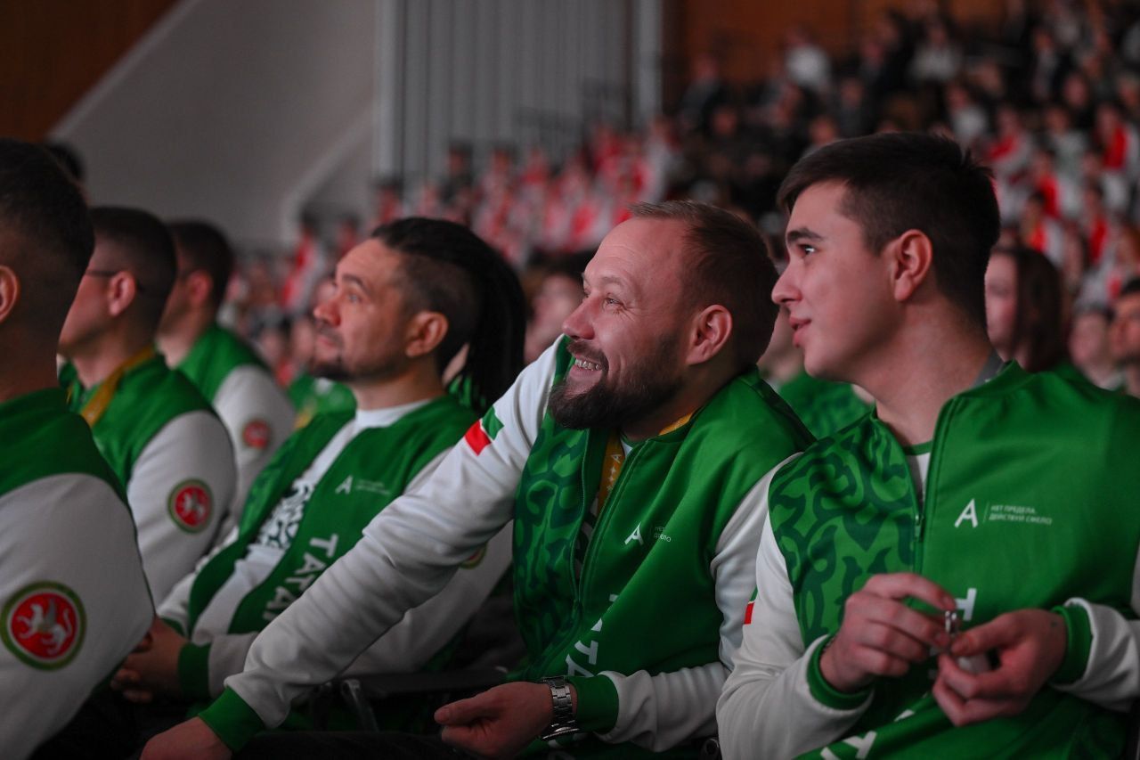 Минниханов встретился с победителями чемпионатов «Профессионалы», «Абилимпикс» и «Архипелаг»