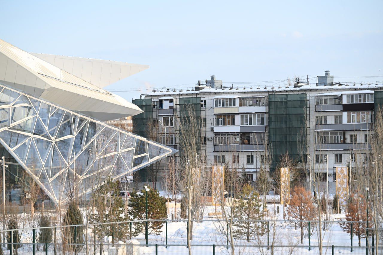 В Казани начали обновлять фасады шести домов у нового Театра Камала