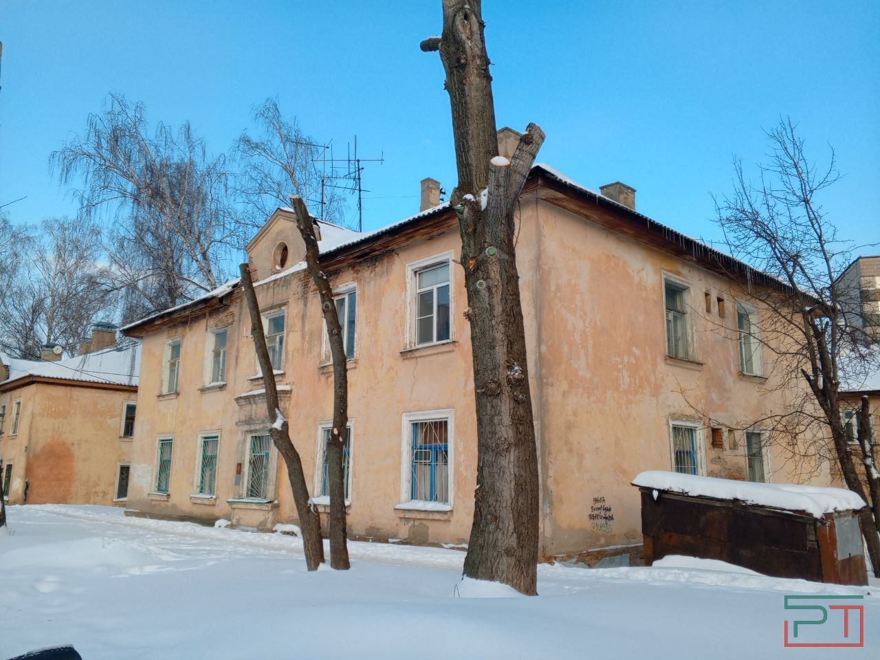 Новые квартиры не дали, старые – отобрали: жильцов аварийного дома в Казани оставили ни с чем