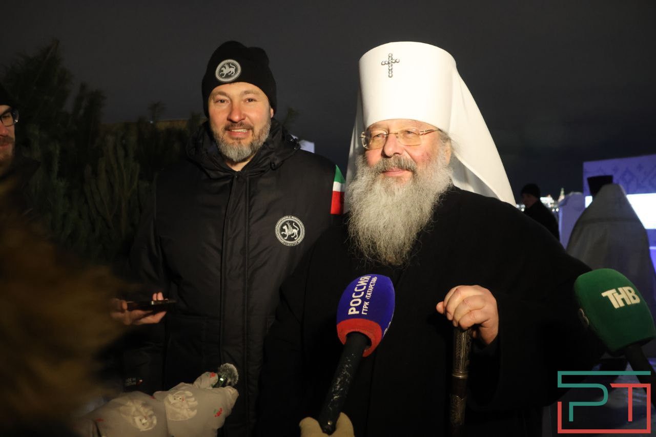 Митрополит Кирилл совершил чин великого освящения воды на реке Казанке