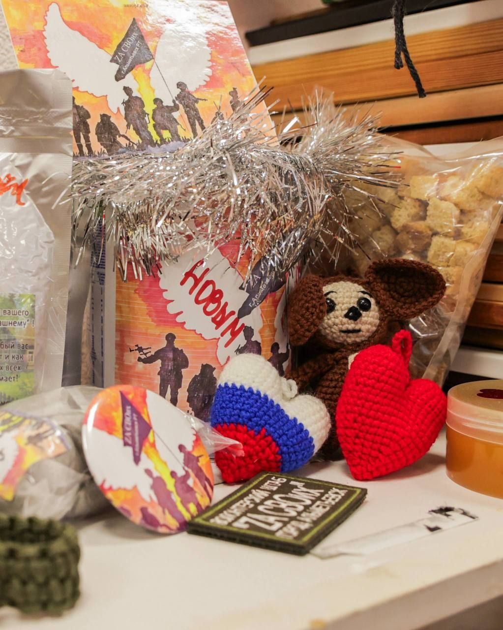 Пенсионерка из Альметьевского района связала более 400 оберегов для бойцов СВО