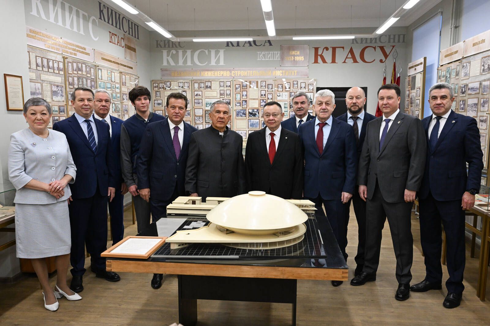 Минниханов и Файзуллин посетили КГАСУ