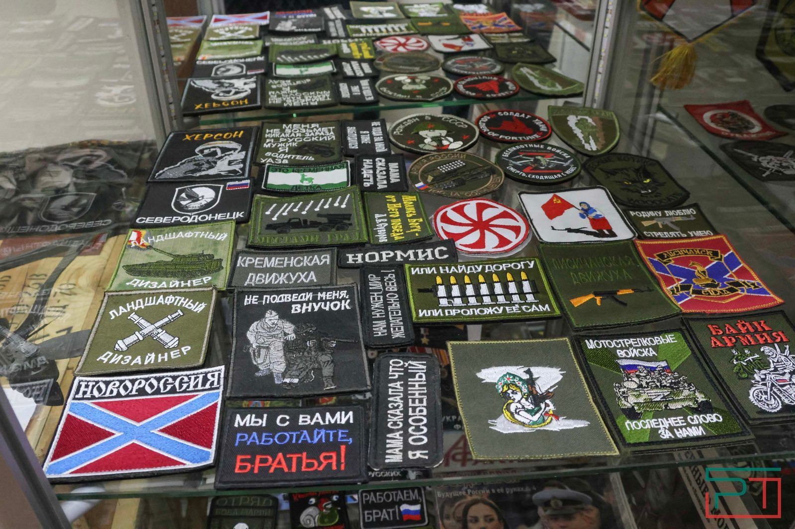 «Над нами дрон, а я – педаль газа в пол»: директор казанской школы сама возит гуманитарку на СВО