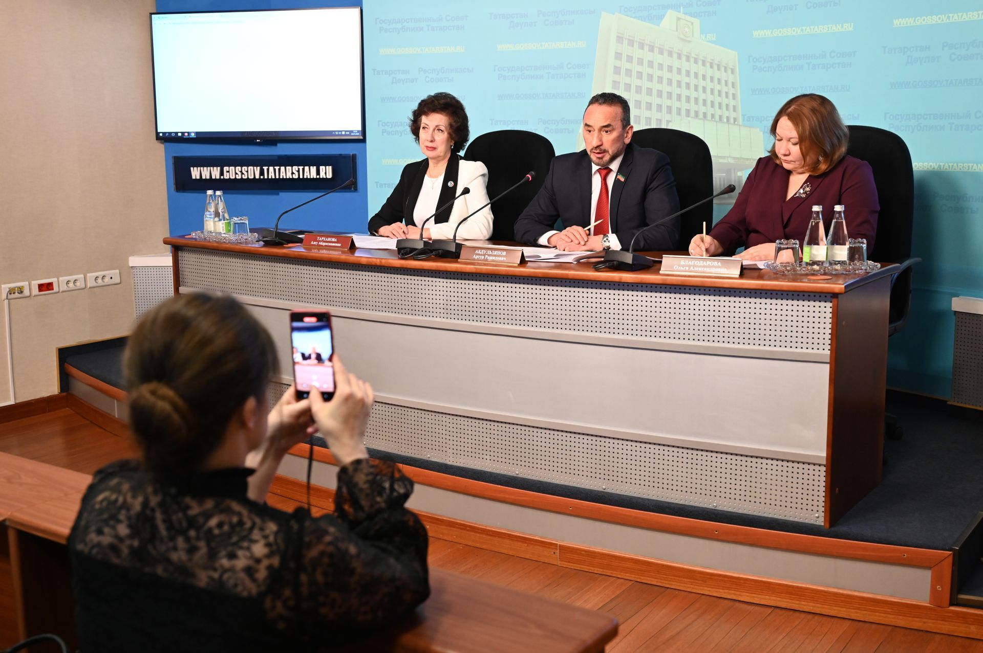 Помощь детям и участникам СВО: депутатская группа «ТНВ» подвела итоги 2025 года