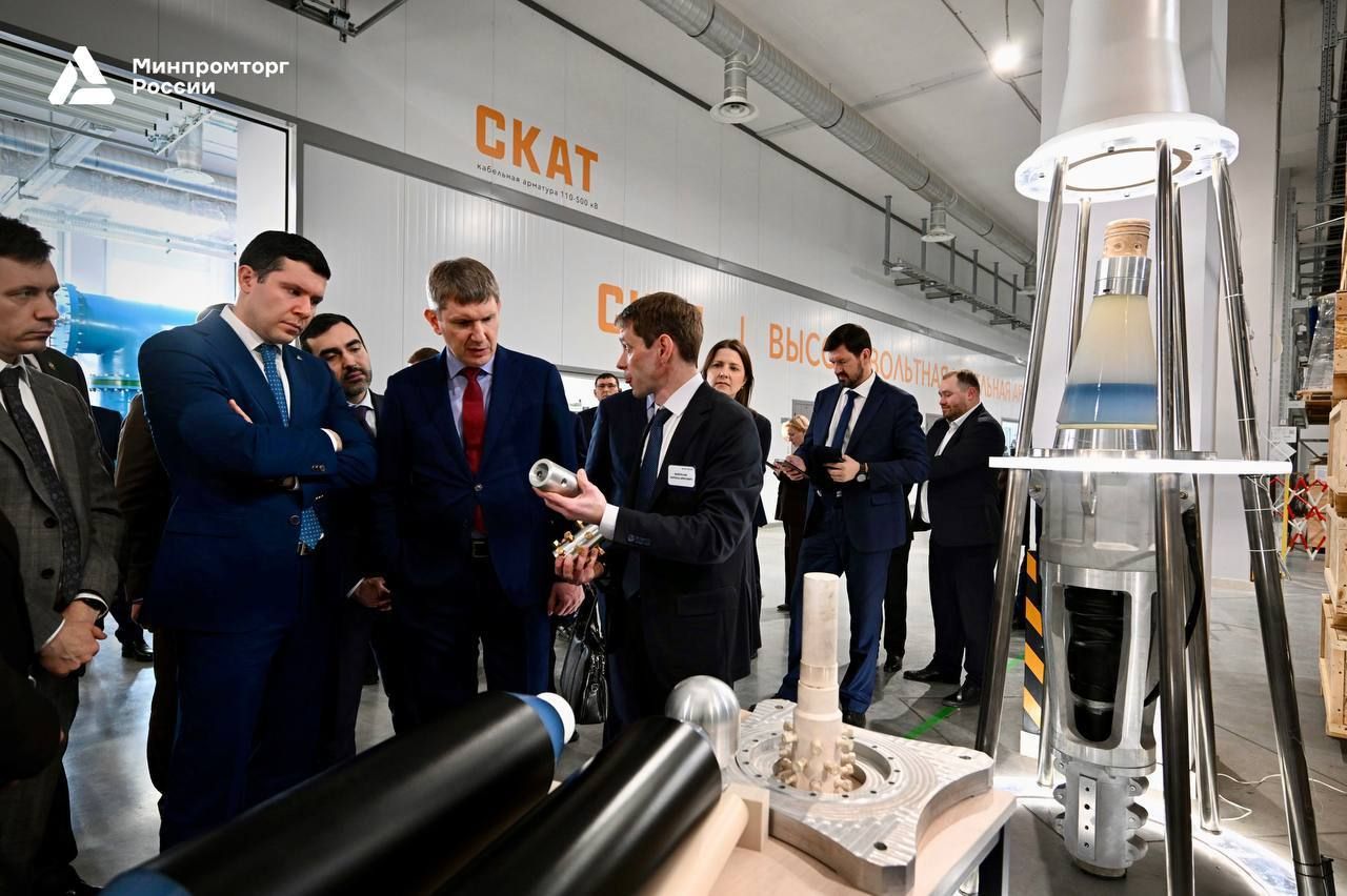 Алиханов, Решетников и Песошин посетили несколько производственных объектов в Зеленодольске