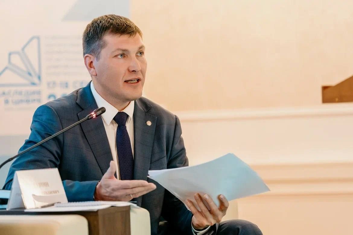 Не можешь – отдай другому: Иван Гущин пригрозил отнять исторические здания у нерадивых владельцев