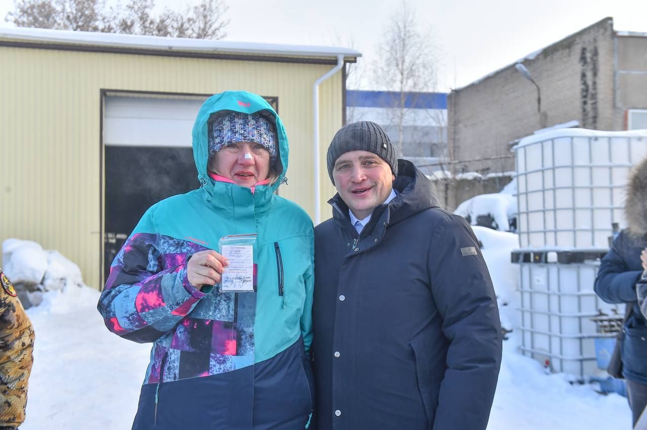 Две фуры и «Газели» с 45 тоннами грузов отправились из Нижнекамска в зону СВО