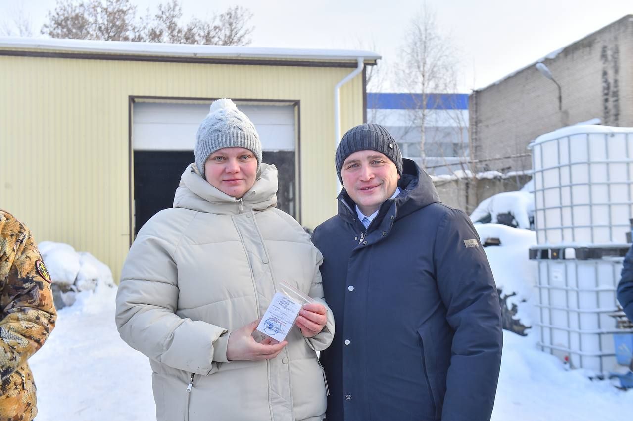 Две фуры и «Газели» с 45 тоннами грузов отправились из Нижнекамска в зону СВО