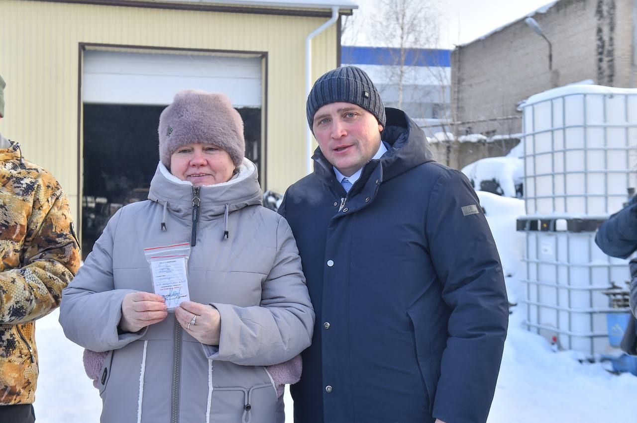 Две фуры и «Газели» с 45 тоннами грузов отправились из Нижнекамска в зону СВО