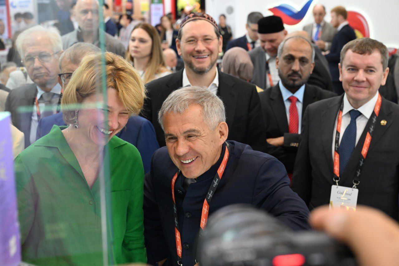 Минниханов: татарстанская продукция вызывает большой интерес на выставке в Дубае